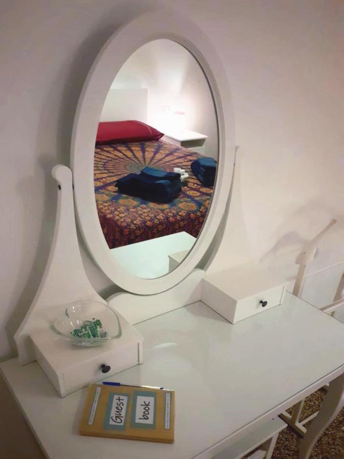 La Tana Tra I Tetti Bed & Breakfast Genoa Luaran gambar